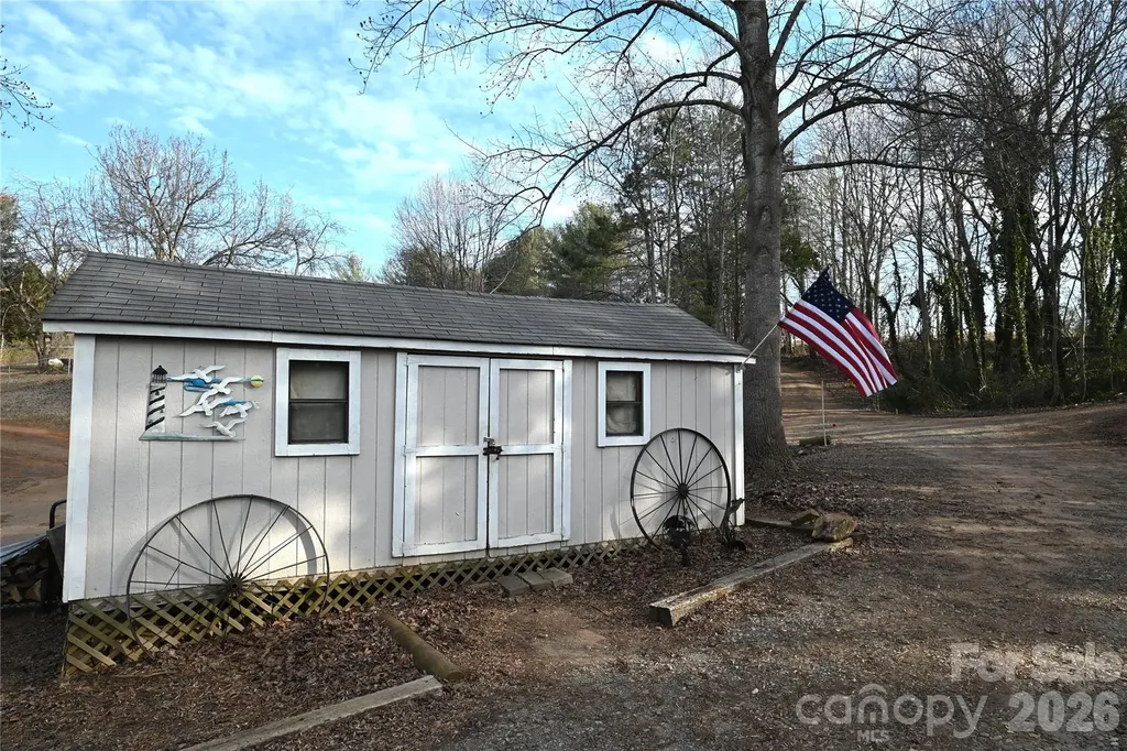 198 Clouse Lane Taylorsville NC 28681