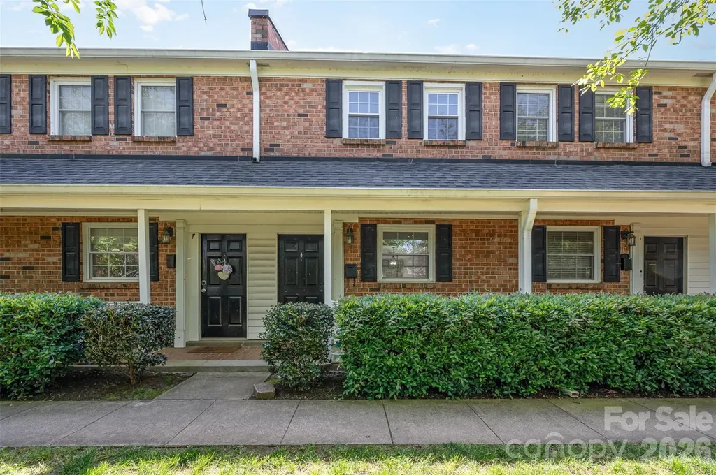1218 Green Oaks Lane Charlotte NC 28205