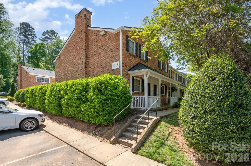 1218 Green Oaks Lane Charlotte NC 28205