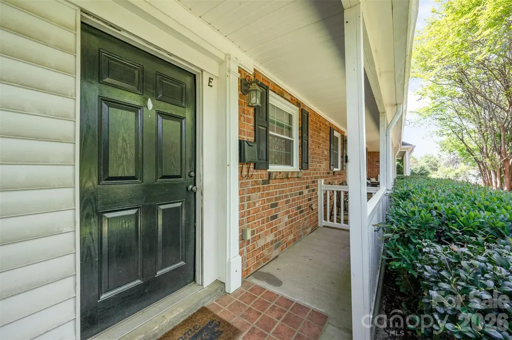 1218 Green Oaks Lane Charlotte NC 28205