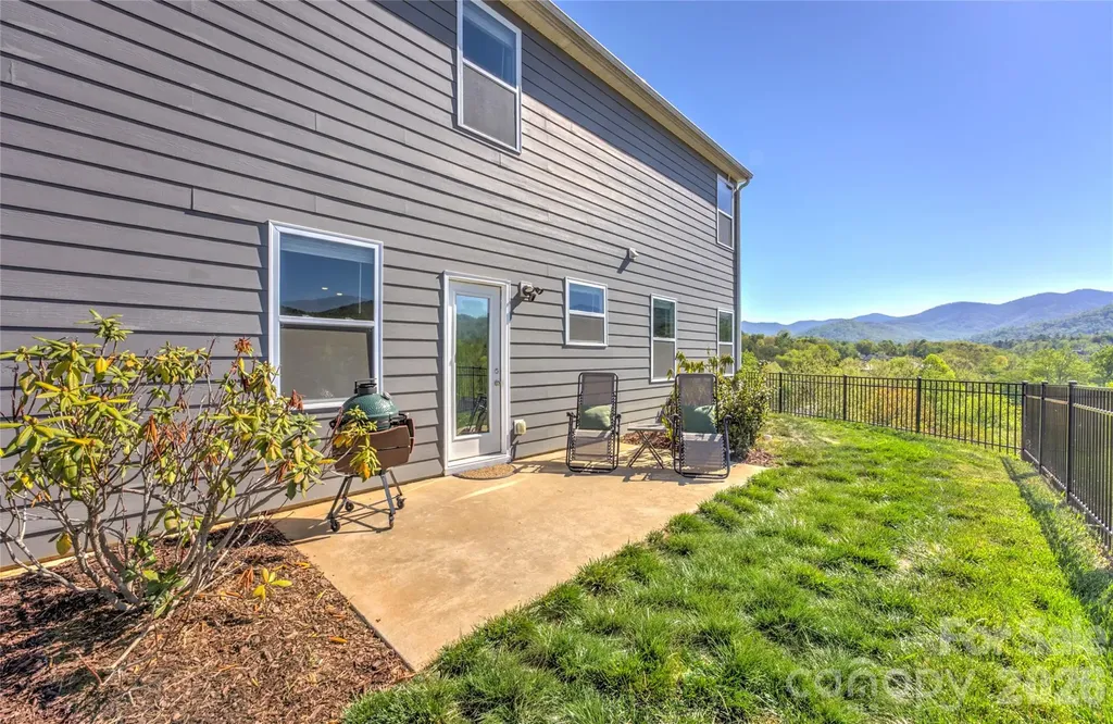 141 Amblers Knoll Road Weaverville NC 28787