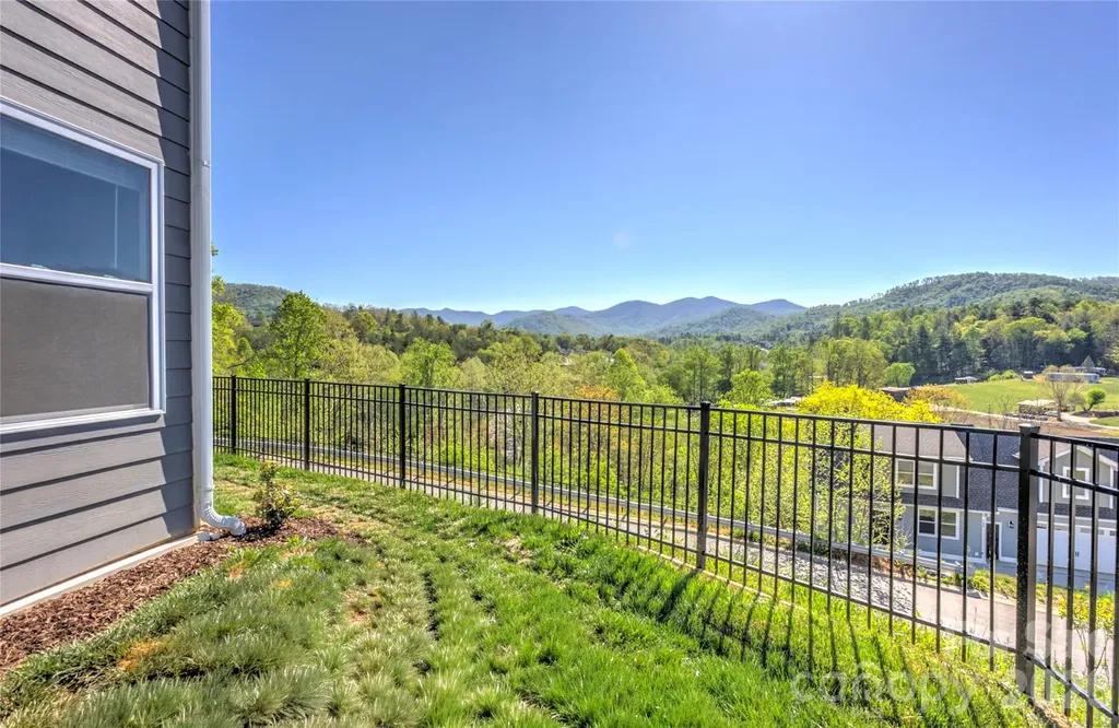141 Amblers Knoll Road Weaverville NC 28787