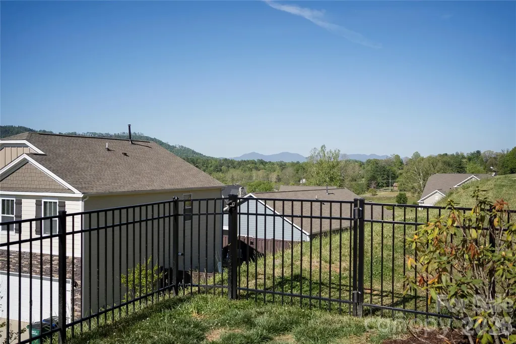 141 Amblers Knoll Road Weaverville NC 28787