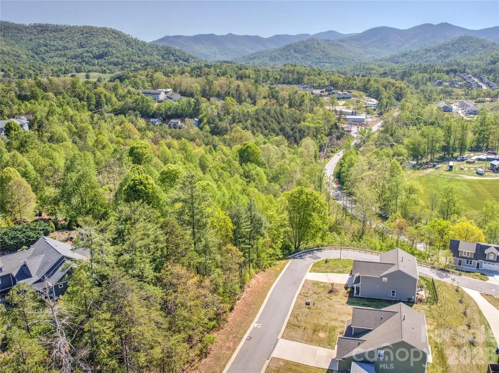141 Amblers Knoll Road Weaverville NC 28787