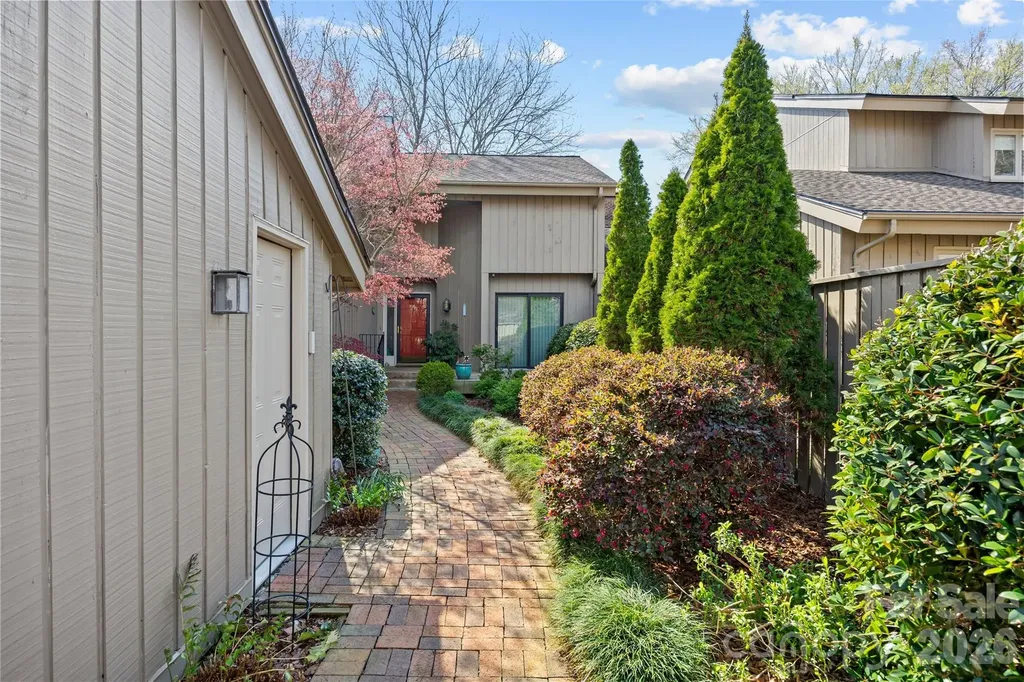 5120 Dunes Court Charlotte NC 28226