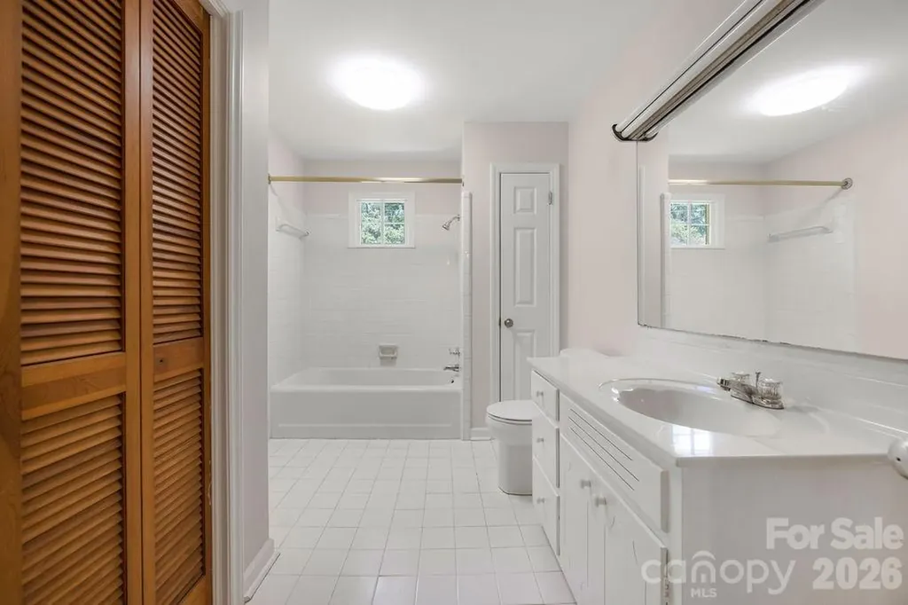 5022 Cheviot Road Charlotte NC 28269