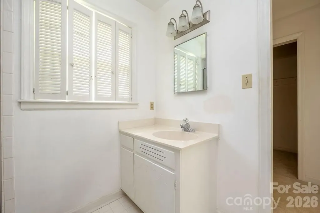 5022 Cheviot Road Charlotte NC 28269