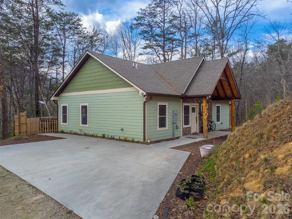 79 Abbey View Road Bryson City NC 28713