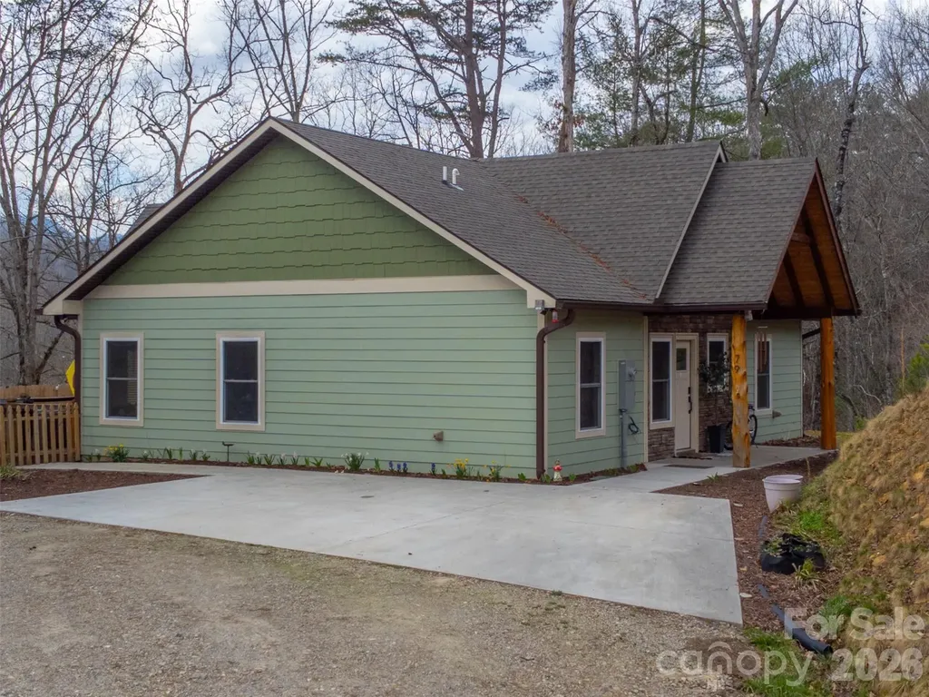 79 Abbey View Road Bryson City NC 28713