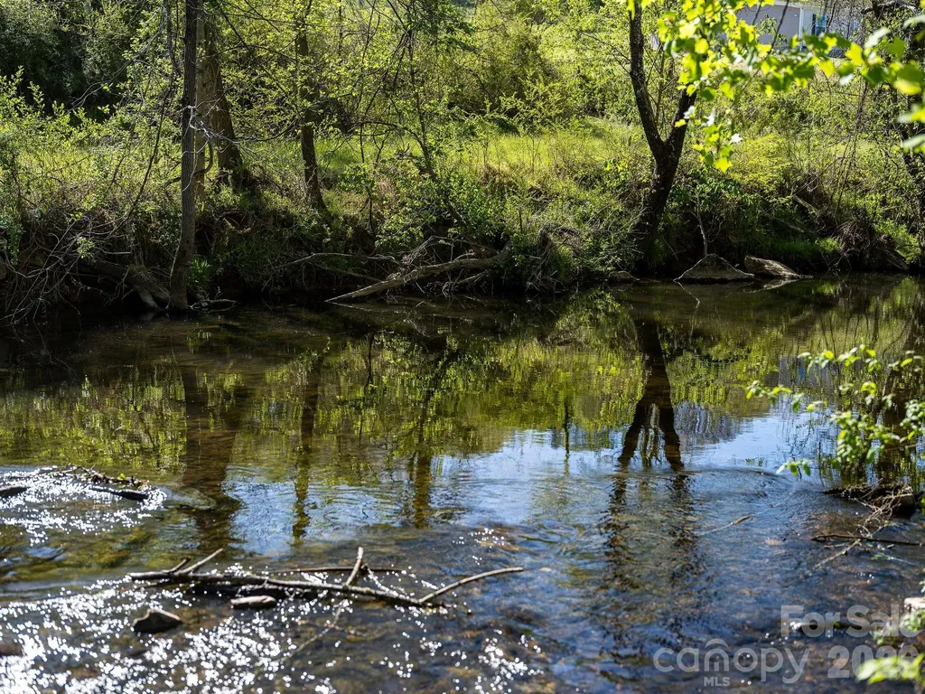 1196 Crabtree Road Waynesville NC 28785