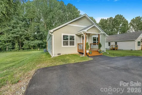 1196 Crabtree Road Waynesville NC 28785