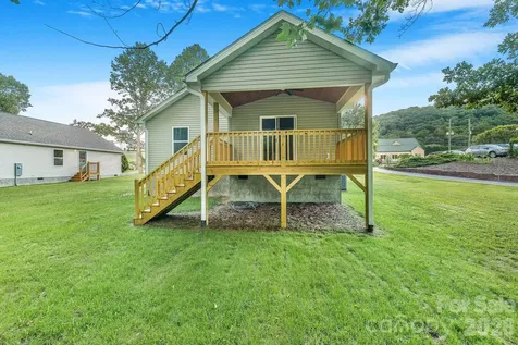 1196 Crabtree Road Waynesville NC 28785