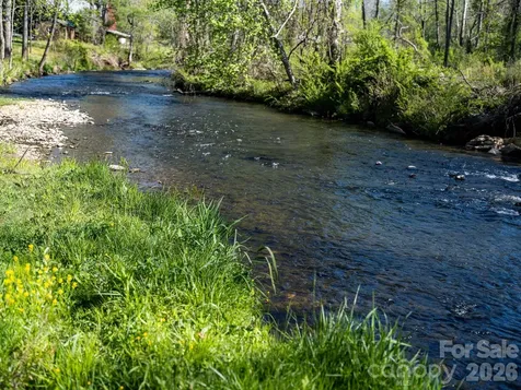 1196 Crabtree Road Waynesville NC 28785