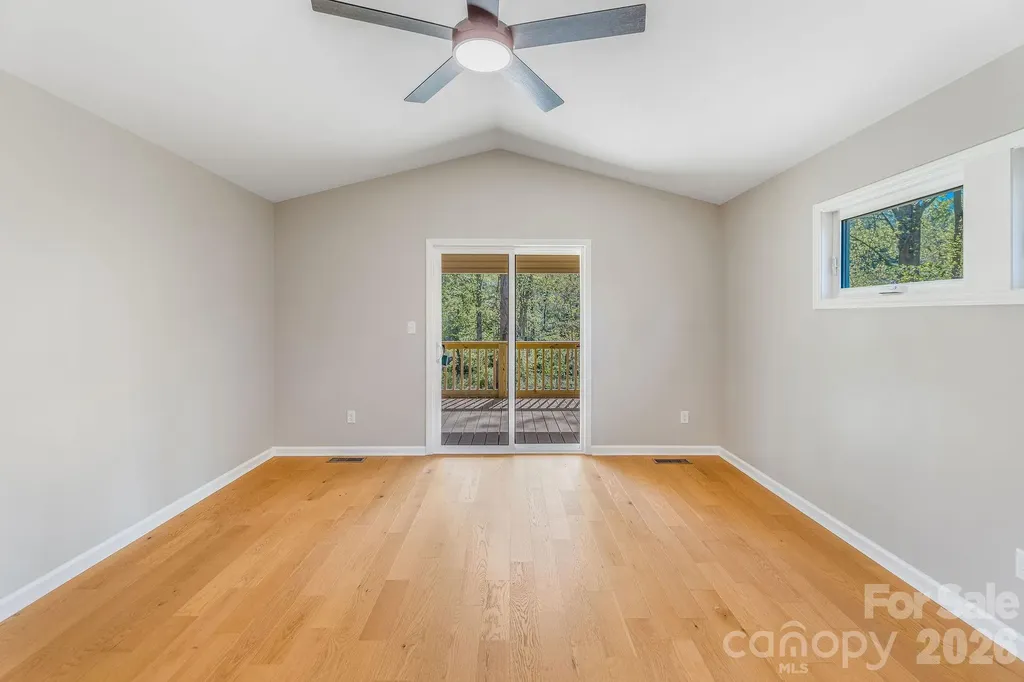 1182 Crabtree Road Waynesville NC 28785