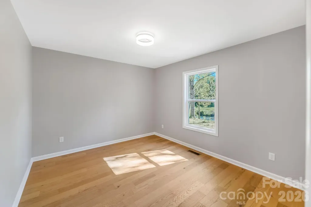 1182 Crabtree Road Waynesville NC 28785