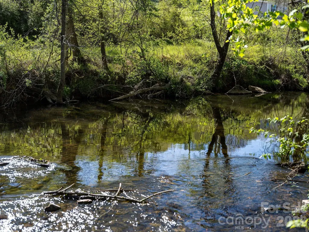 1182 Crabtree Road Waynesville NC 28785