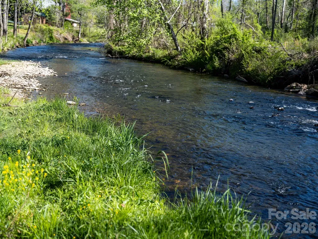 1182 Crabtree Road Waynesville NC 28785