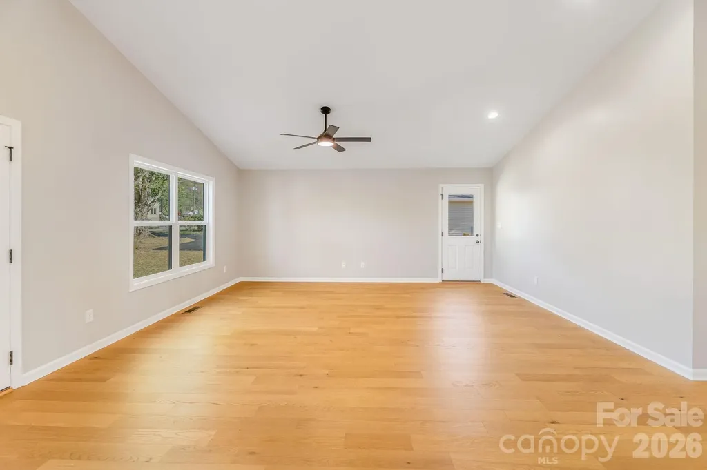 1182 Crabtree Road Waynesville NC 28785