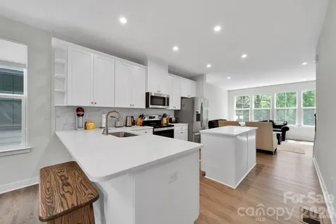 336 Twinflower Lane Charlotte NC 28205