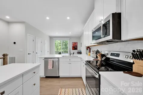 336 Twinflower Lane Charlotte NC 28205