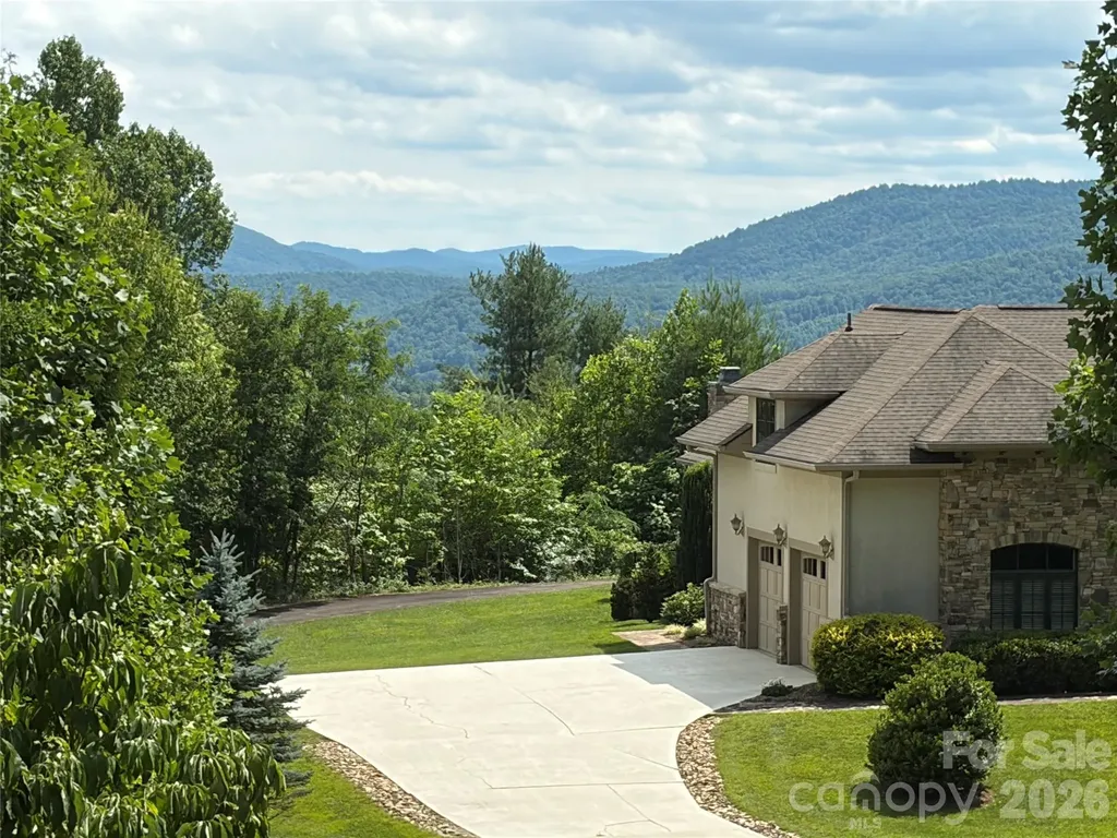 315 Crossvine Trail Hendersonville NC 28739