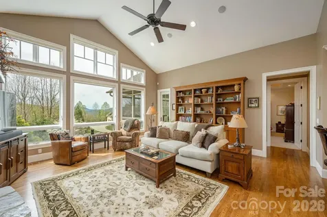 315 Crossvine Trail Hendersonville NC 28739