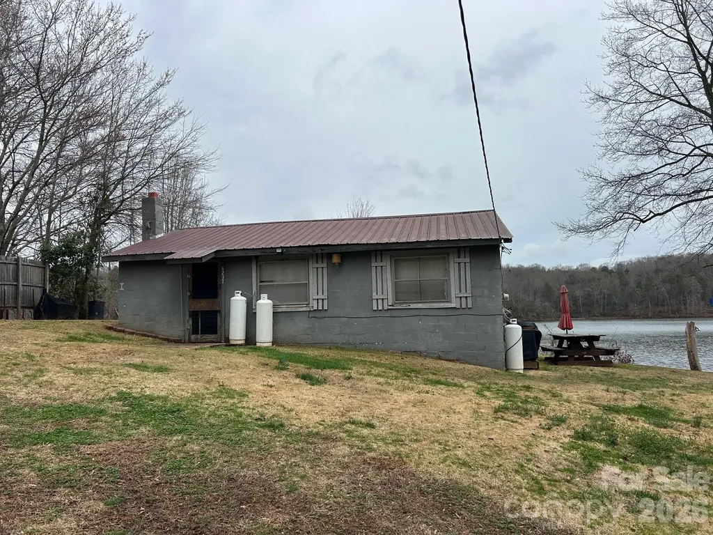 4237 Laurel Hill Road Claremont NC 28610