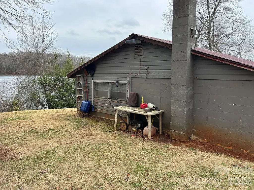 4237 Laurel Hill Road Claremont NC 28610