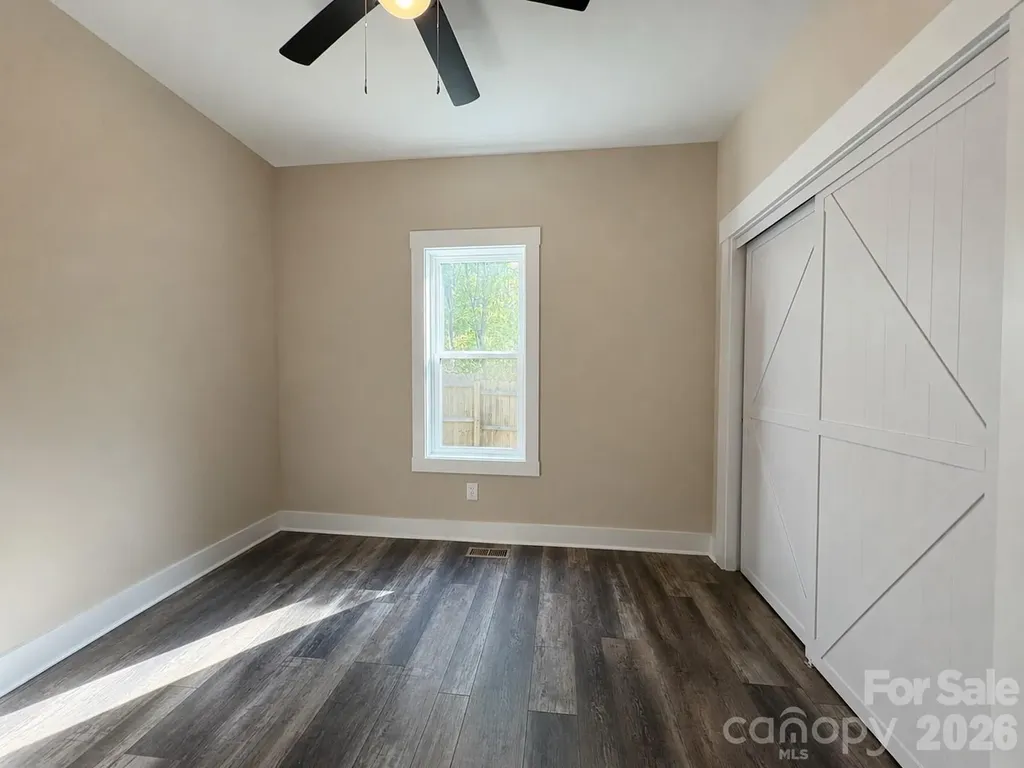196 8th Avenue New London NC 28127