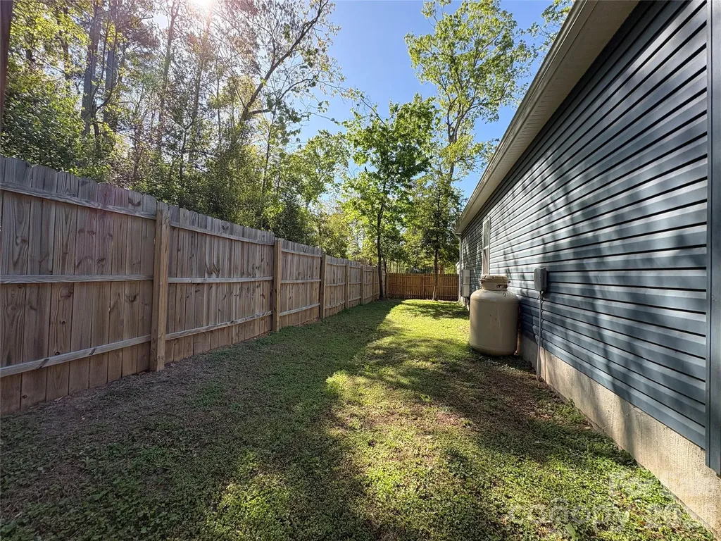 196 8th Avenue New London NC 28127