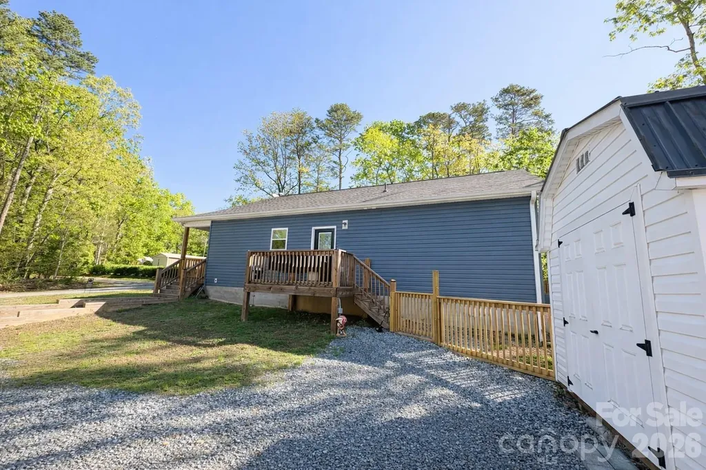 196 8th Avenue New London NC 28127