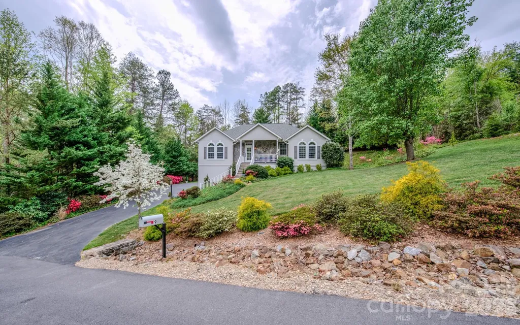 9 Double Eagle Drive Weaverville NC 28787