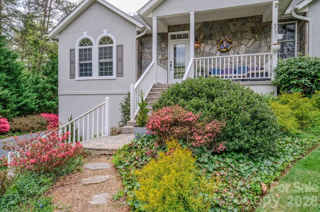 9 Double Eagle Drive Weaverville NC 28787