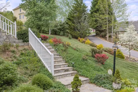 9 Double Eagle Drive Weaverville NC 28787