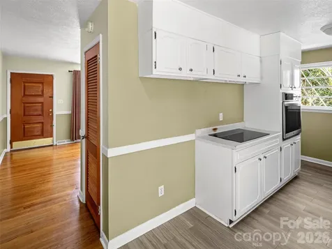 32 Hillendale Road Asheville NC 28805