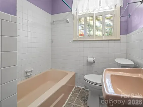 32 Hillendale Road Asheville NC 28805