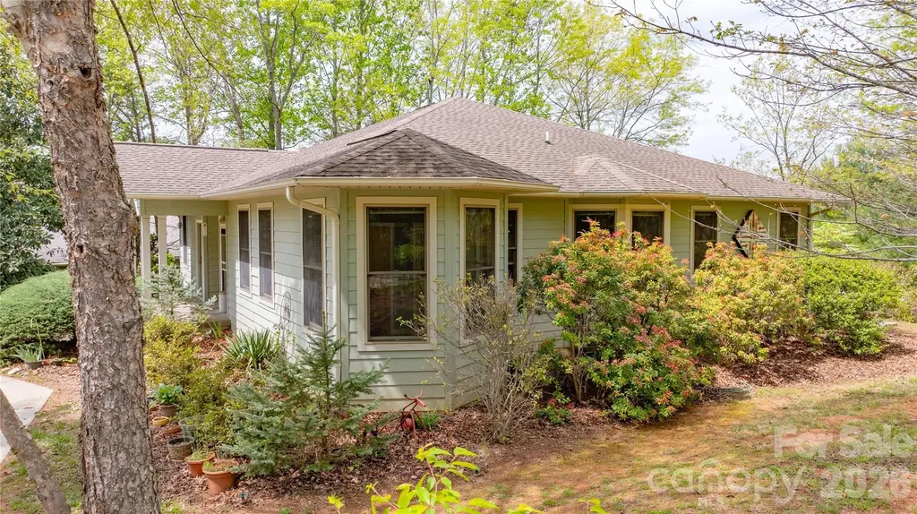 27 Magnolia Drive Nebo NC 28761