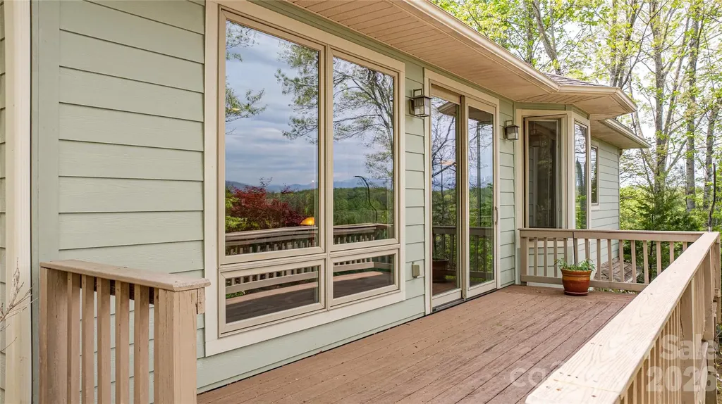 27 Magnolia Drive Nebo NC 28761