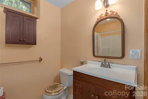 27 Magnolia Drive Nebo NC 28761