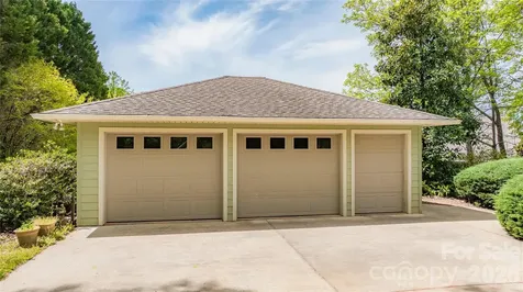 27 Magnolia Drive Nebo NC 28761