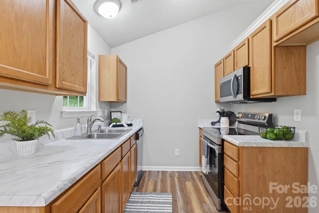 11026 Olde English Drive Charlotte NC 28216
