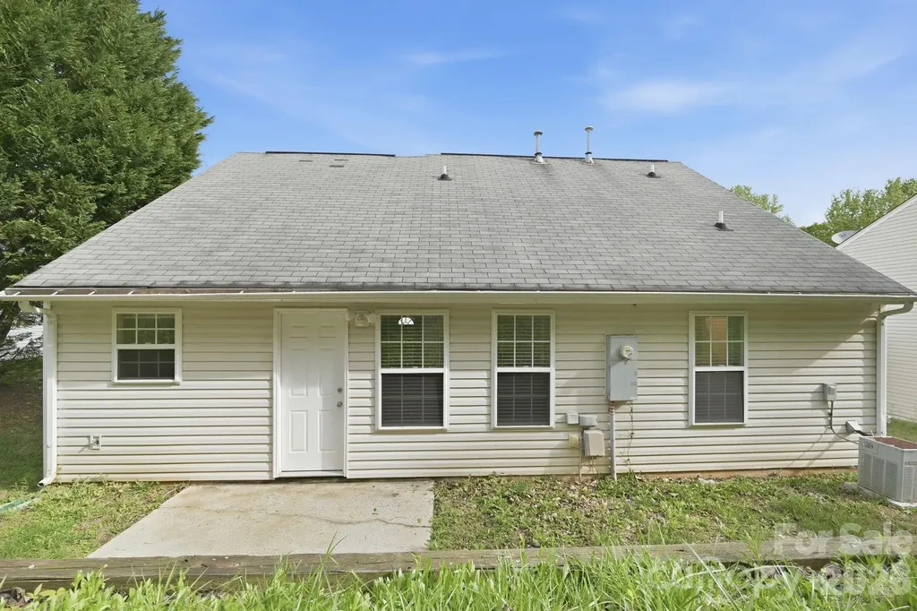 11026 Olde English Drive Charlotte NC 28216