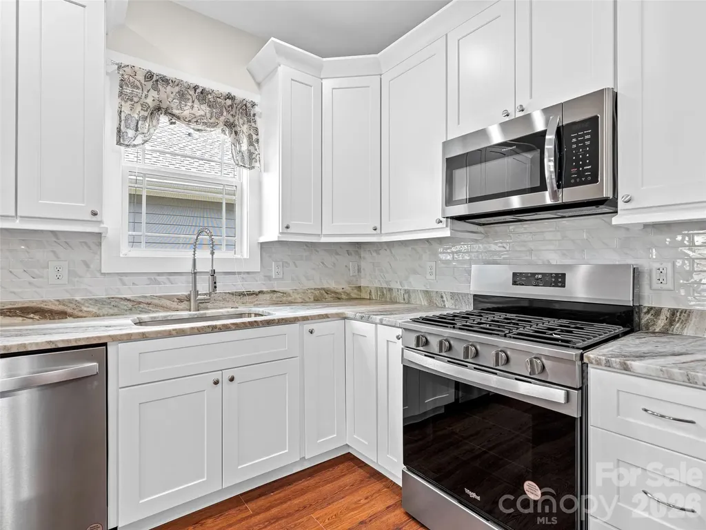 237 Leyland Circle Hendersonville NC 28792