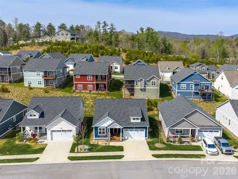 237 Leyland Circle Hendersonville NC 28792