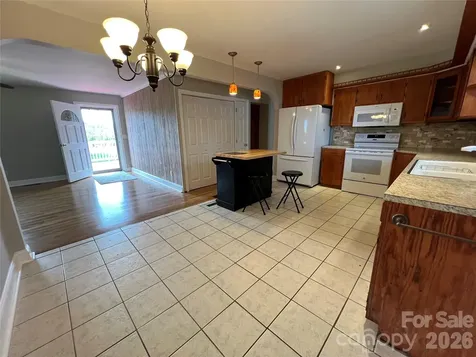 93 Laycock Road Hendersonville NC 28792