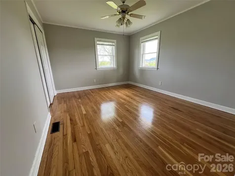 93 Laycock Road Hendersonville NC 28792