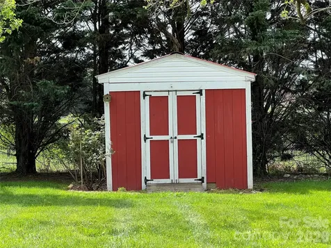 93 Laycock Road Hendersonville NC 28792