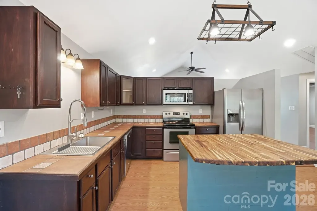 2036 Hickory Hills Drive Denver NC 28037