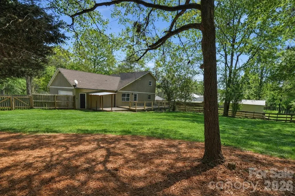 2036 Hickory Hills Drive Denver NC 28037