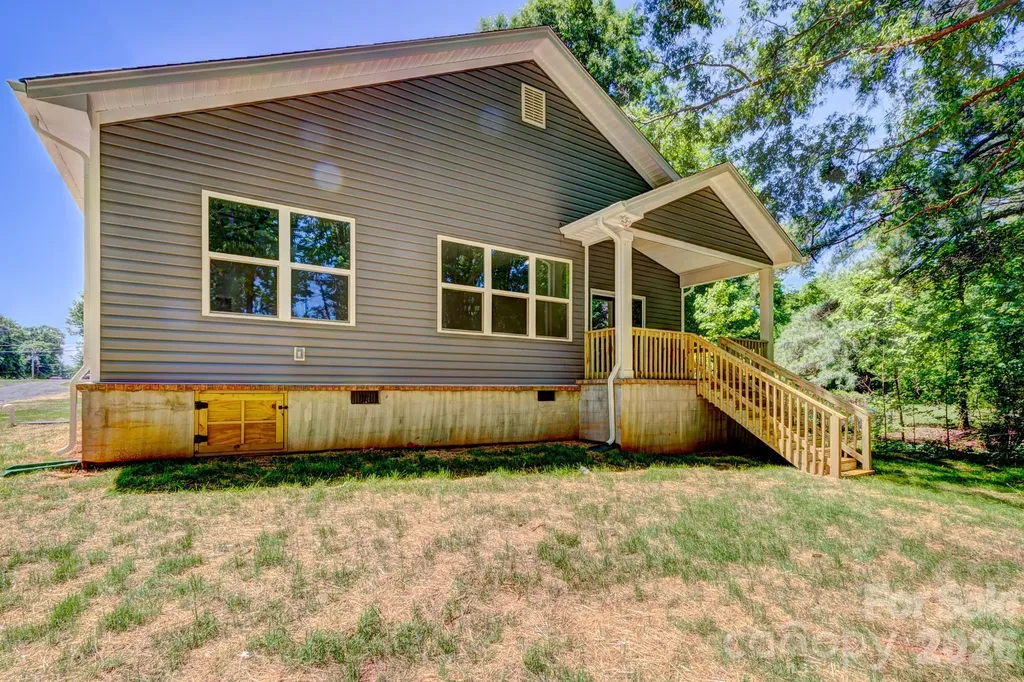 315 S Pink Street Cherryville NC 28021